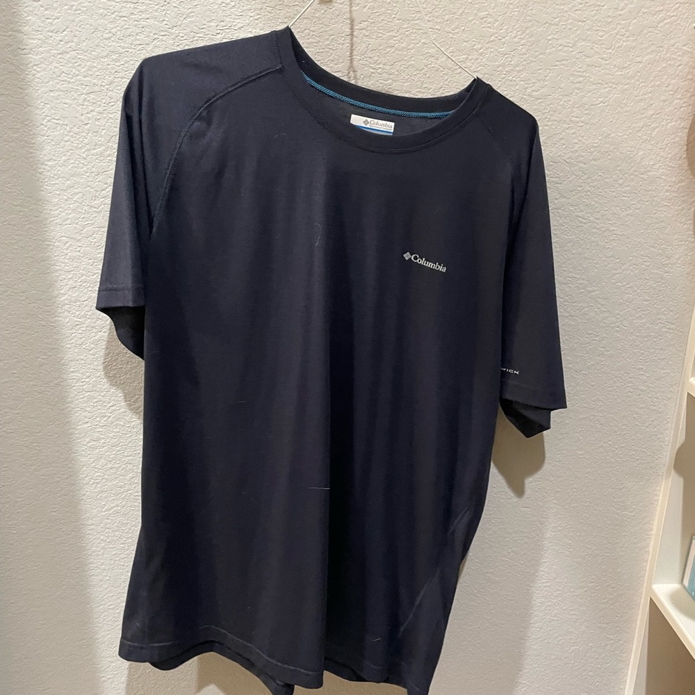 Columbia mens dark blue t shirt xxl